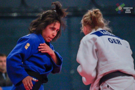 FILIPA-ALMEIDA-SE-CUELGA-EL-BRONCE-EN-LA-EC-DE-LONDRES